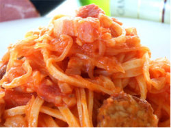無農薬玉葱とベーコン・なすのパルミジャーノトマトソース 生パスタ